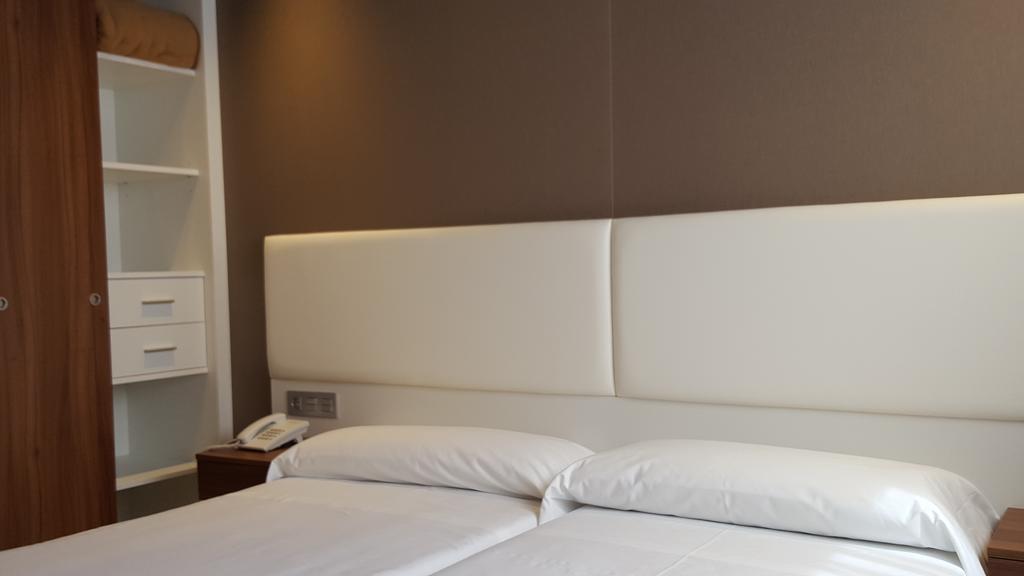 Hotel La Posada De Roces Gijón Zewnętrze zdjęcie