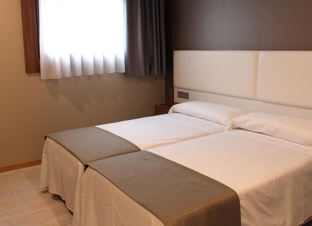 Hotel La Posada De Roces Gijón Zewnętrze zdjęcie
